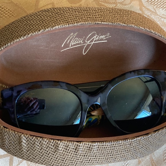 Maui Jim \'Ilima\' Polarized Cat Eye Sunglasses with Case Made in Italy main image 11